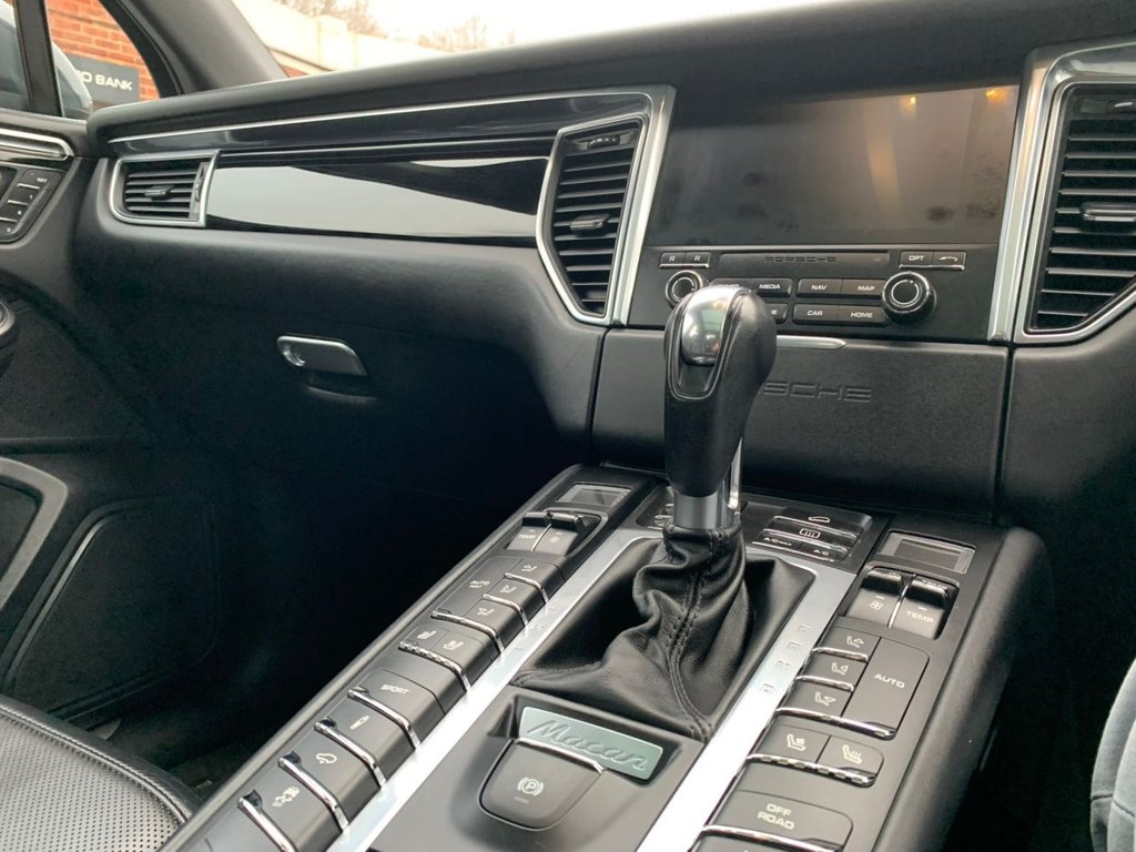 Used Porsche Macan 2016 for sale - 77133339: Photo 28
