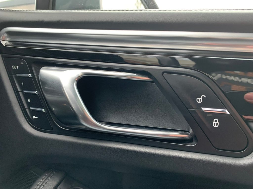 Used Porsche Macan 2016 for sale - 77133339: Photo 36