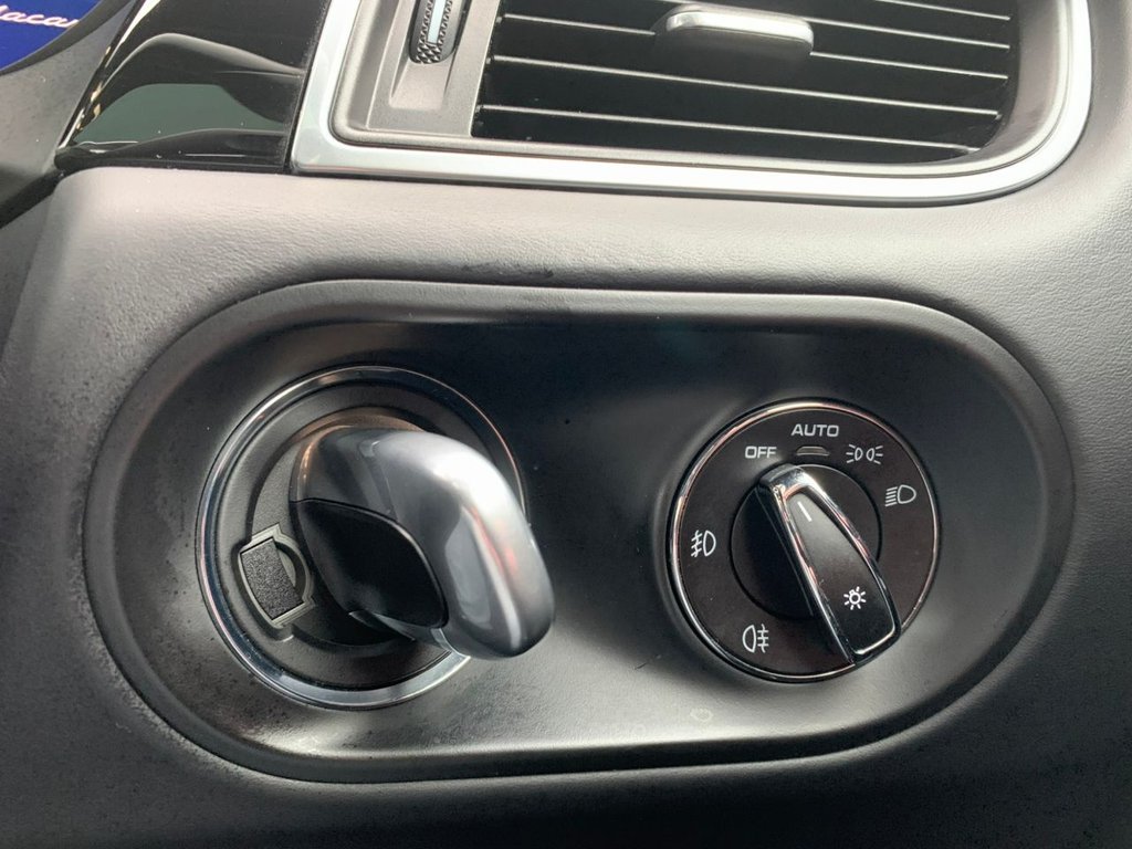 Used Porsche Macan 2016 for sale - 77133339: Photo 42