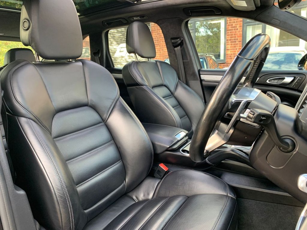Used Porsche Cayenne 2016 for sale - 76797699: Photo 16