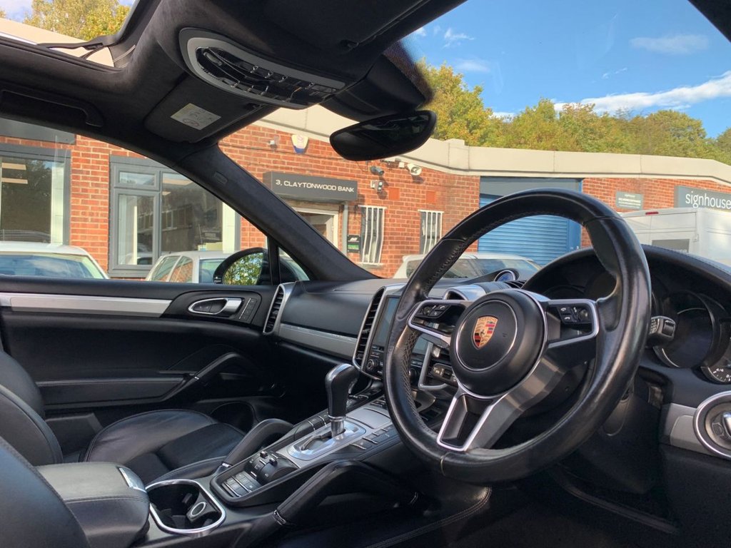 Used Porsche Cayenne 2016 for sale - 76797699: Photo 37