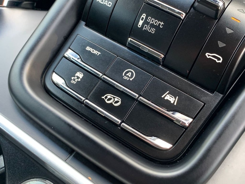 Used Porsche Cayenne 2016 for sale - 76797699: Photo 43