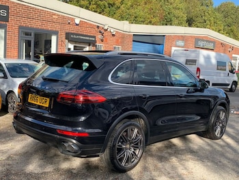 Used Porsche Cayenne 2016 for sale - 76797699: Photo