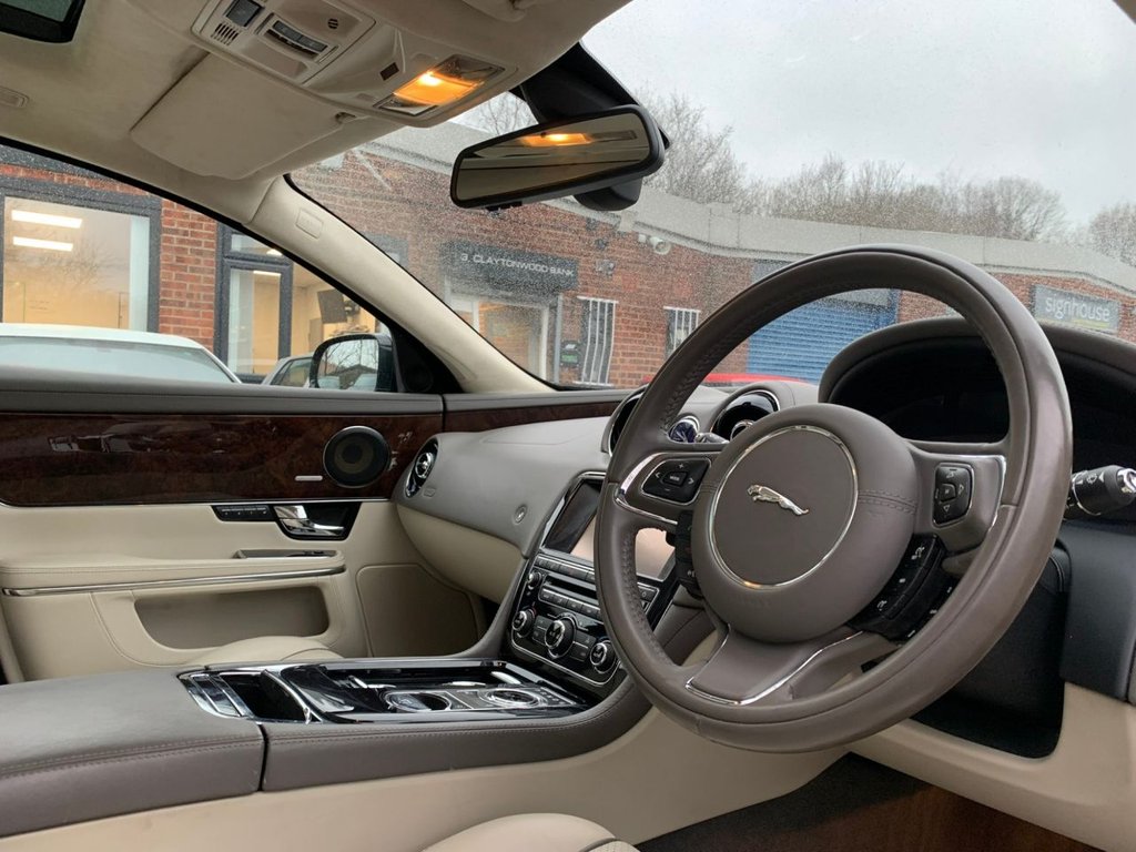 Used Jaguar XJ 2010 for sale - 77042565: Photo 14