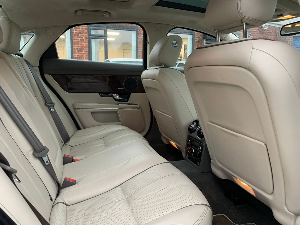 Used Jaguar XJ 2010 for sale - 77042565: Photo 20