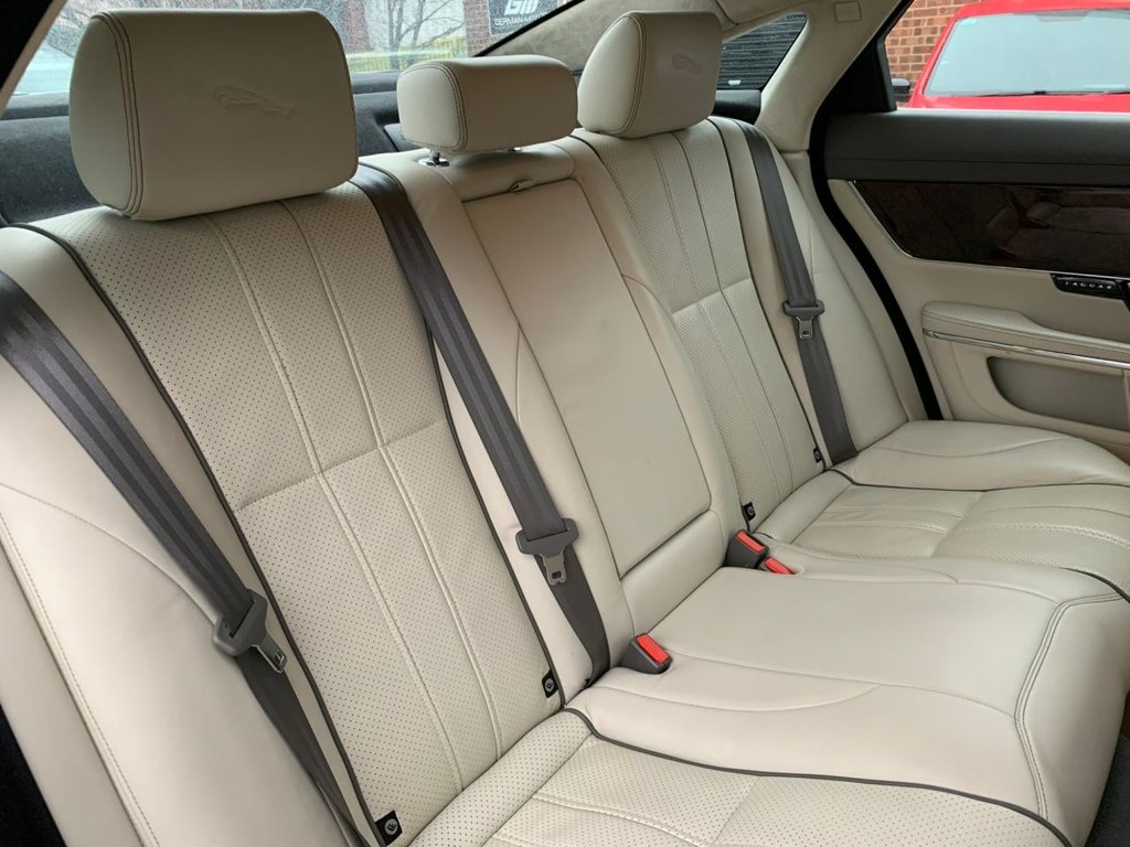 Used Jaguar XJ 2010 for sale - 77042565: Photo 21