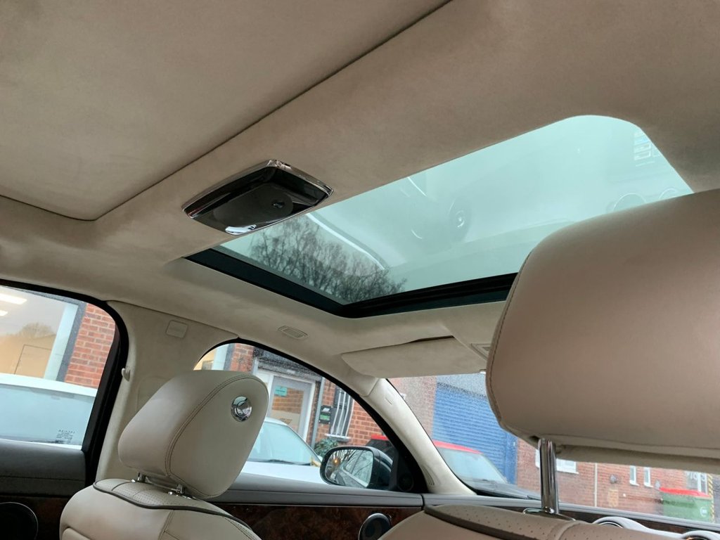 Used Jaguar XJ 2010 for sale - 77042565: Photo 25