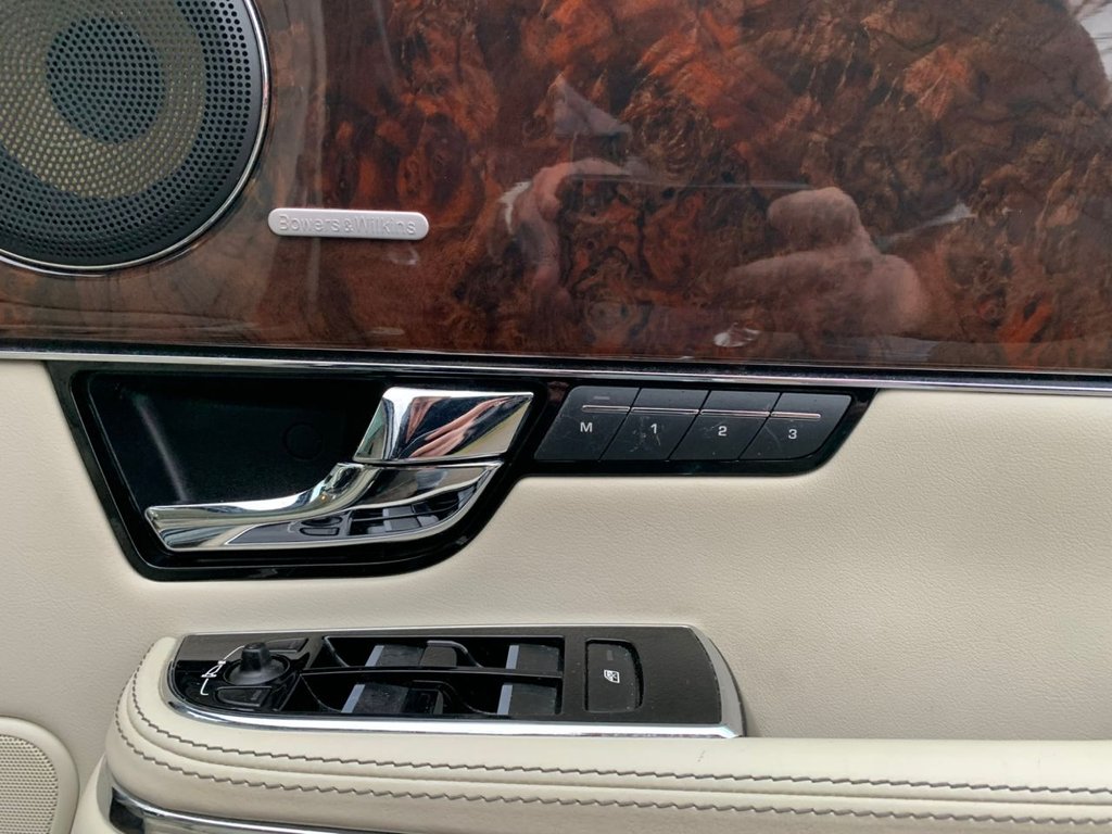 Used Jaguar XJ 2010 for sale - 77042565: Photo 28