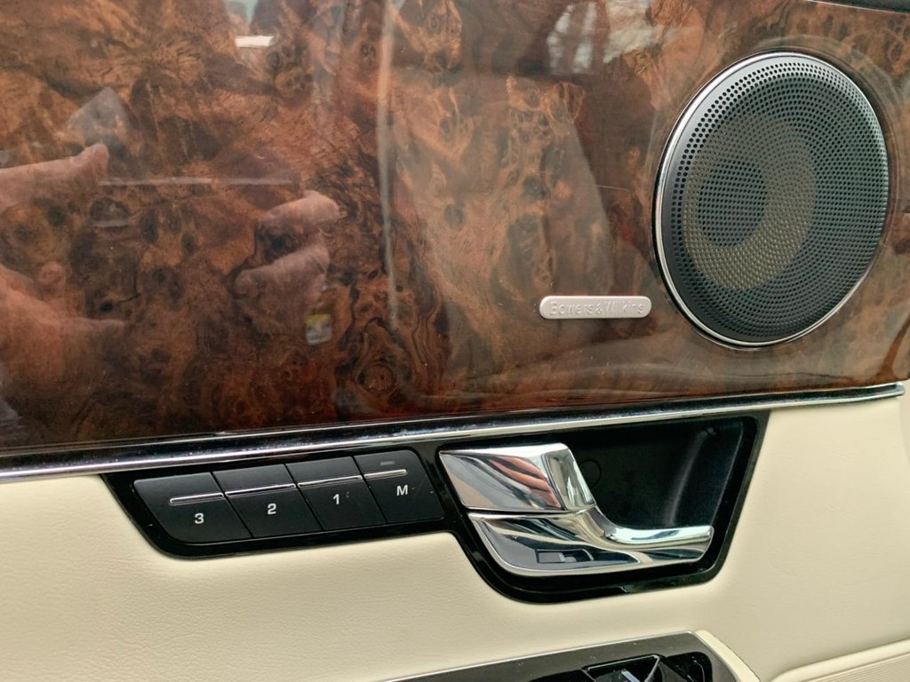 Used Jaguar XJ 2010 for sale - 77042565: Photo 39