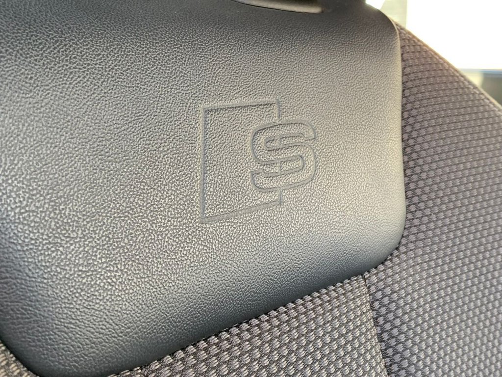 Used Audi A4 Avant 2017 for sale - 76900934: Photo 32