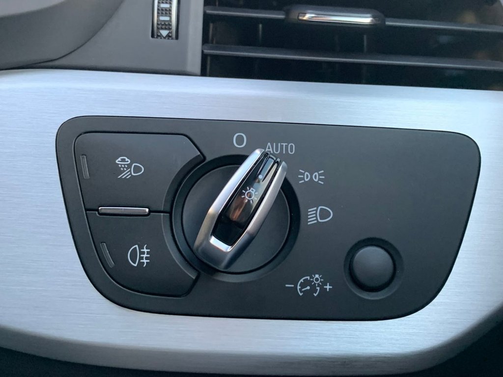 Used Audi A4 Avant 2017 for sale - 76900934: Photo 44