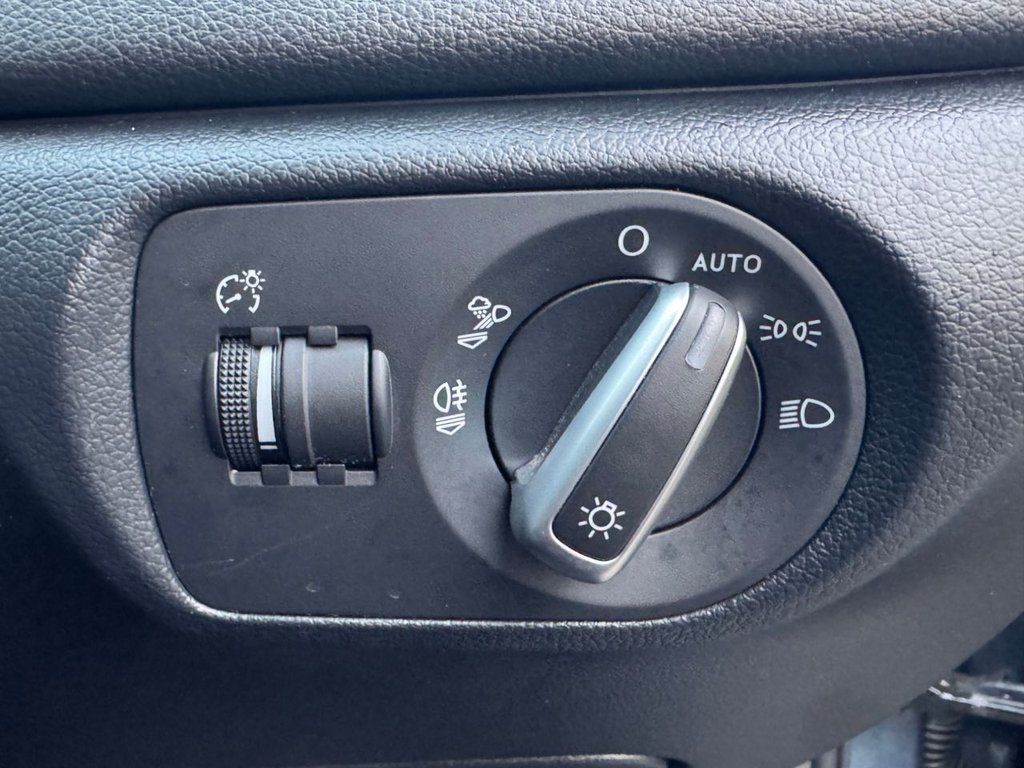 Used Audi Q3 2015 for sale - 77547605: Photo 33