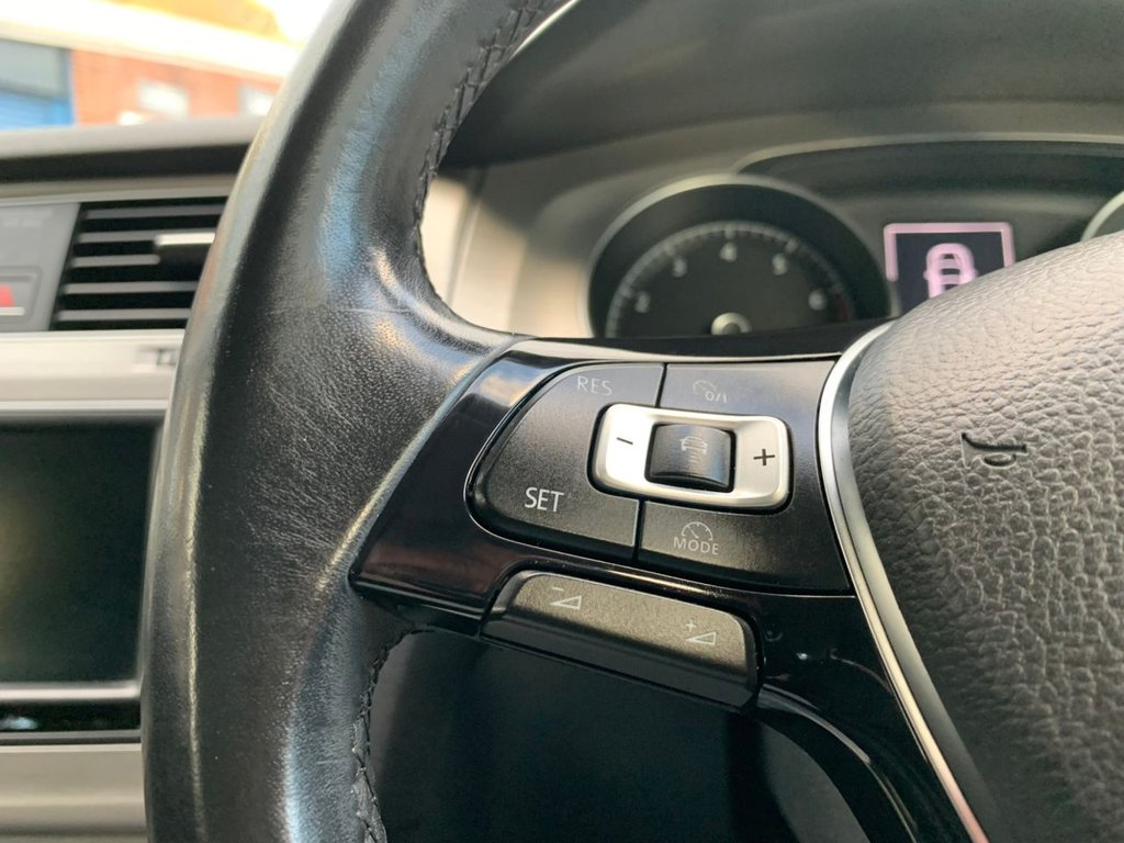 Used Volkswagen Golf 2016 for sale - 76797690: Photo 32