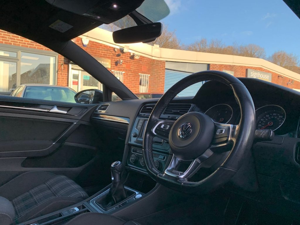 Used Volkswagen Golf 2017 for sale - 76900935: Photo 13