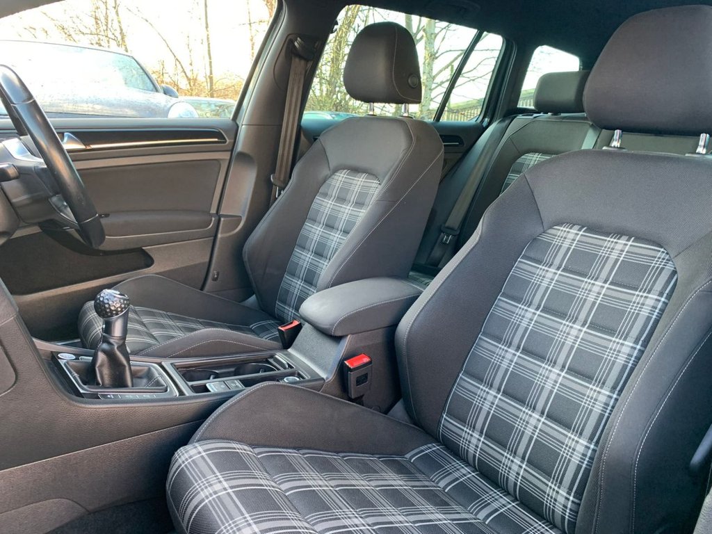 Used Volkswagen Golf 2017 for sale - 76900935: Photo 18