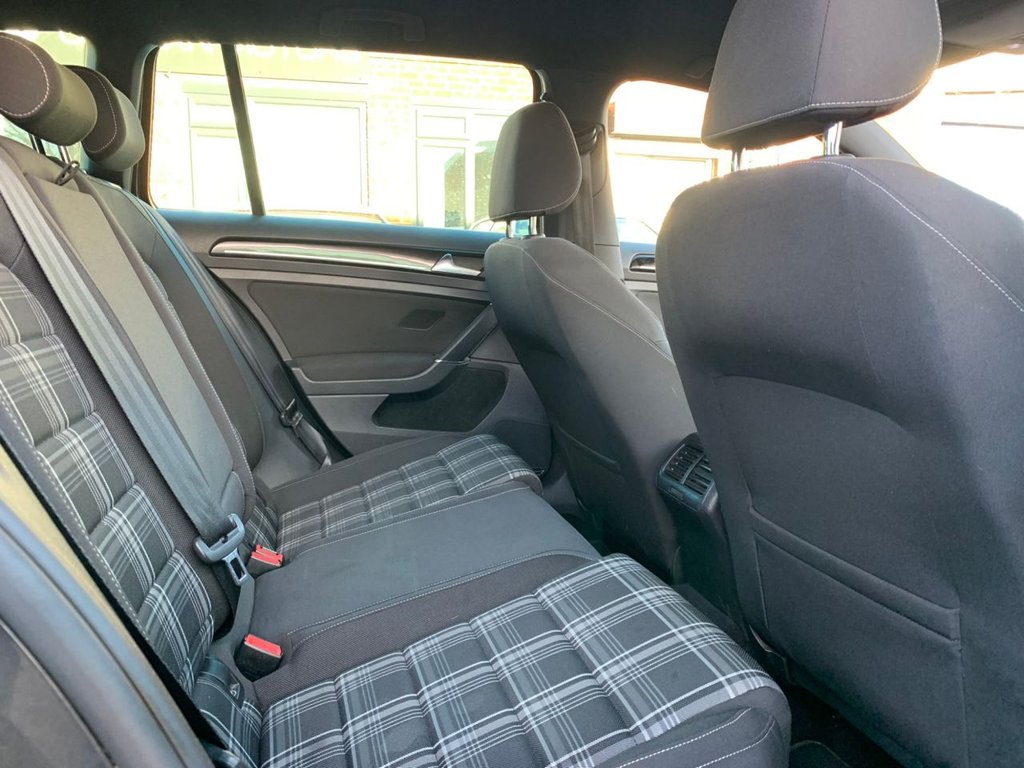 Used Volkswagen Golf 2017 for sale - 76900935: Photo 19