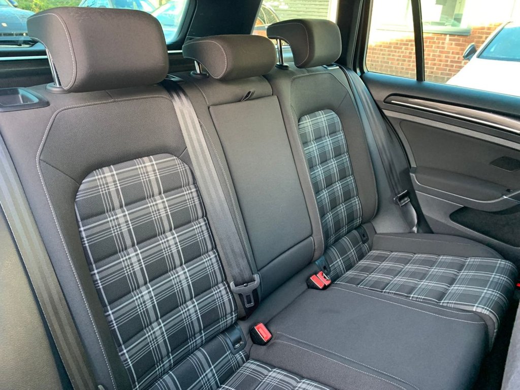 Used Volkswagen Golf 2017 for sale - 76900935: Photo 20