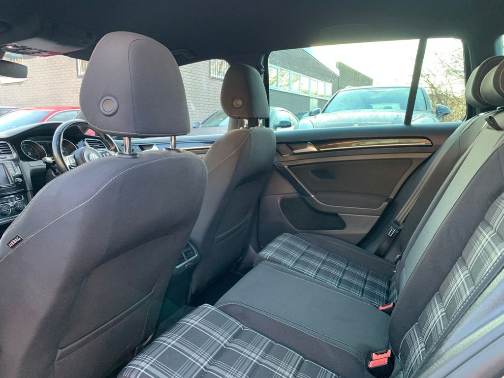 Used Volkswagen Golf 2017 for sale - 76900935: Photo 21