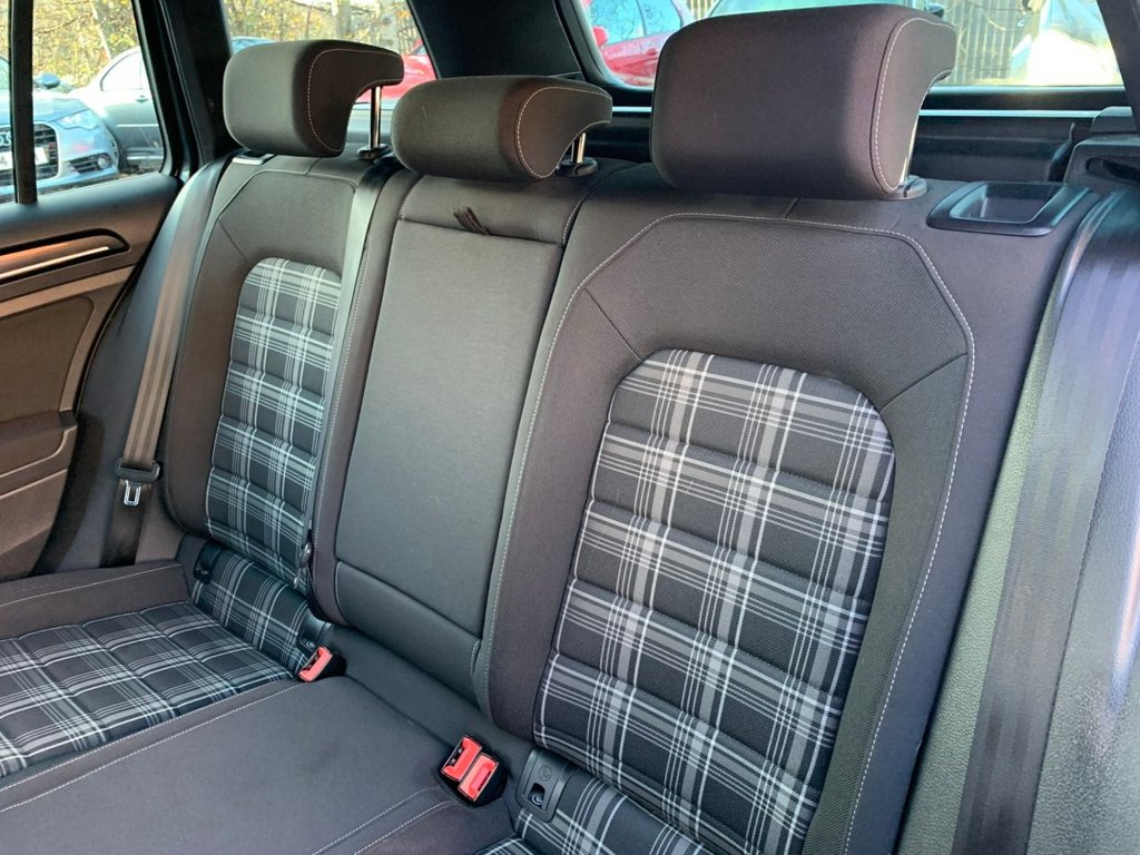 Used Volkswagen Golf 2017 for sale - 76900935: Photo 22