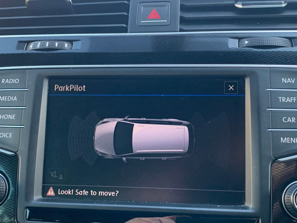 Used Volkswagen Golf 2017 for sale - 76900935: Photo 23