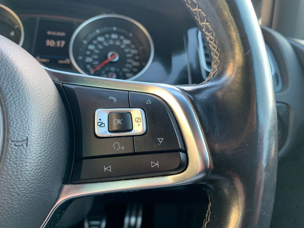 Used Volkswagen Golf 2017 for sale - 76900935: Photo 34