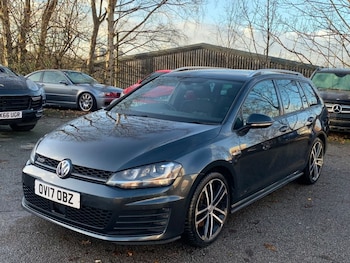 Used Volkswagen Golf 2017 for sale - 76900935: Photo