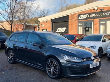 Used Volkswagen Golf 2017 for sale - 76900935: Photo