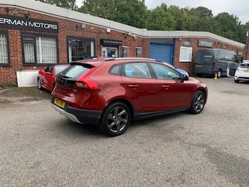 Used Volvo V40 2015 for sale - 79678273: Photo