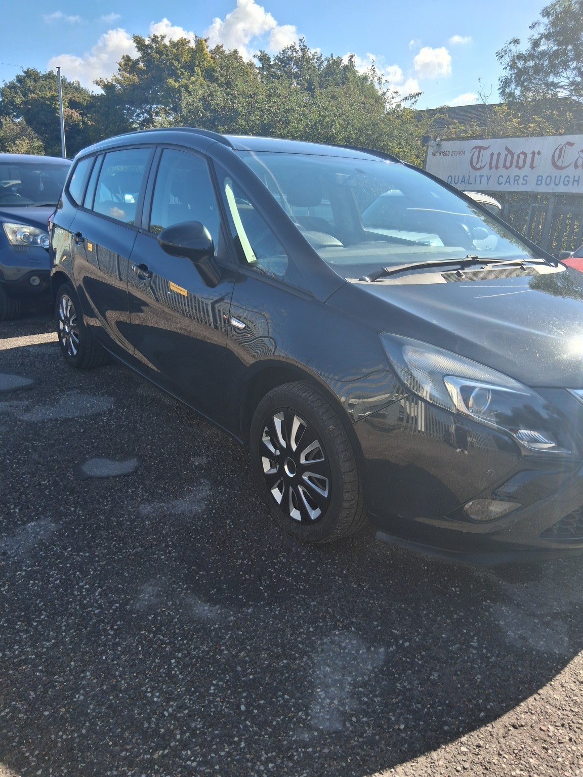 Used Vauxhall Zafira Tourer 2013 for sale - 76369379: Photo 2