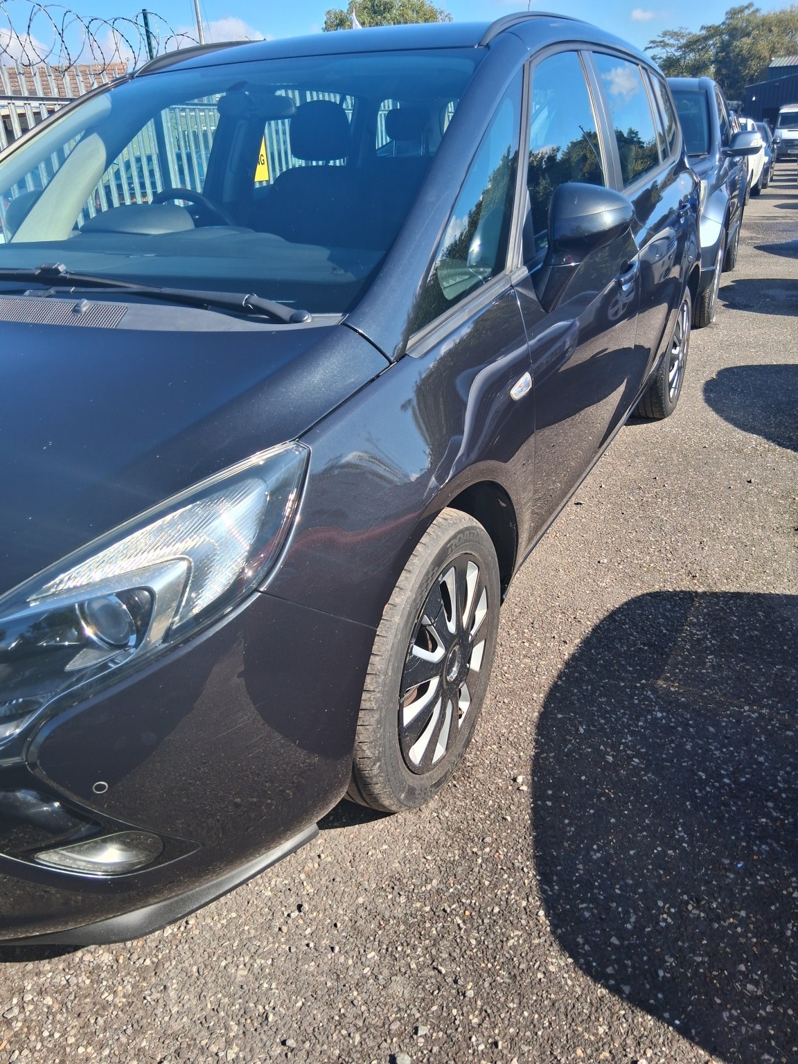 Used Vauxhall Zafira Tourer 2013 for sale - 76369379: Photo 3