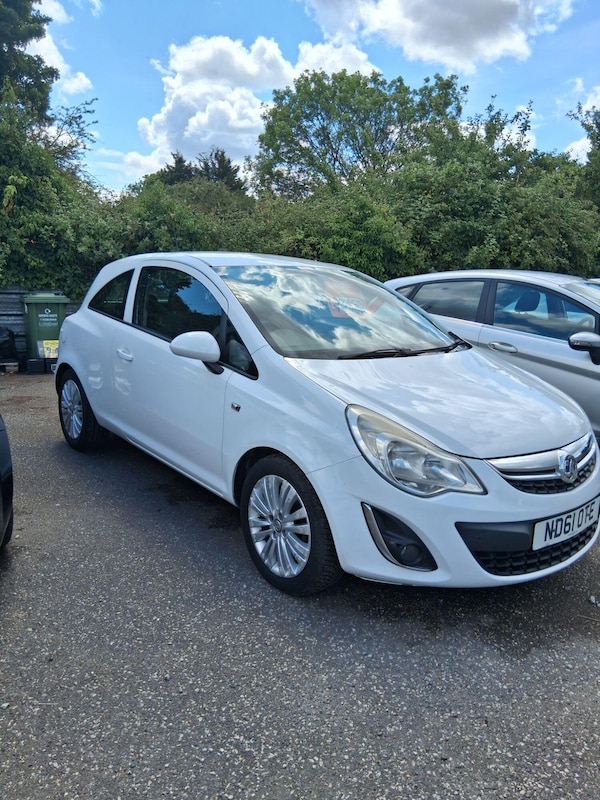 Used Vauxhall Corsa 2012 for sale - 75529855: Photo 2