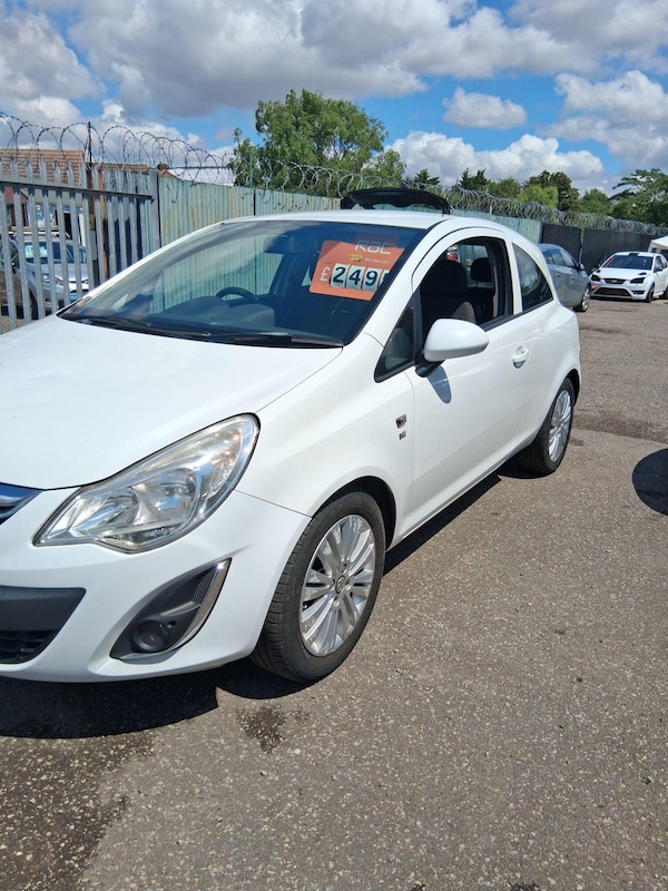 Used Vauxhall Corsa 2012 for sale - 75529855: Photo 3