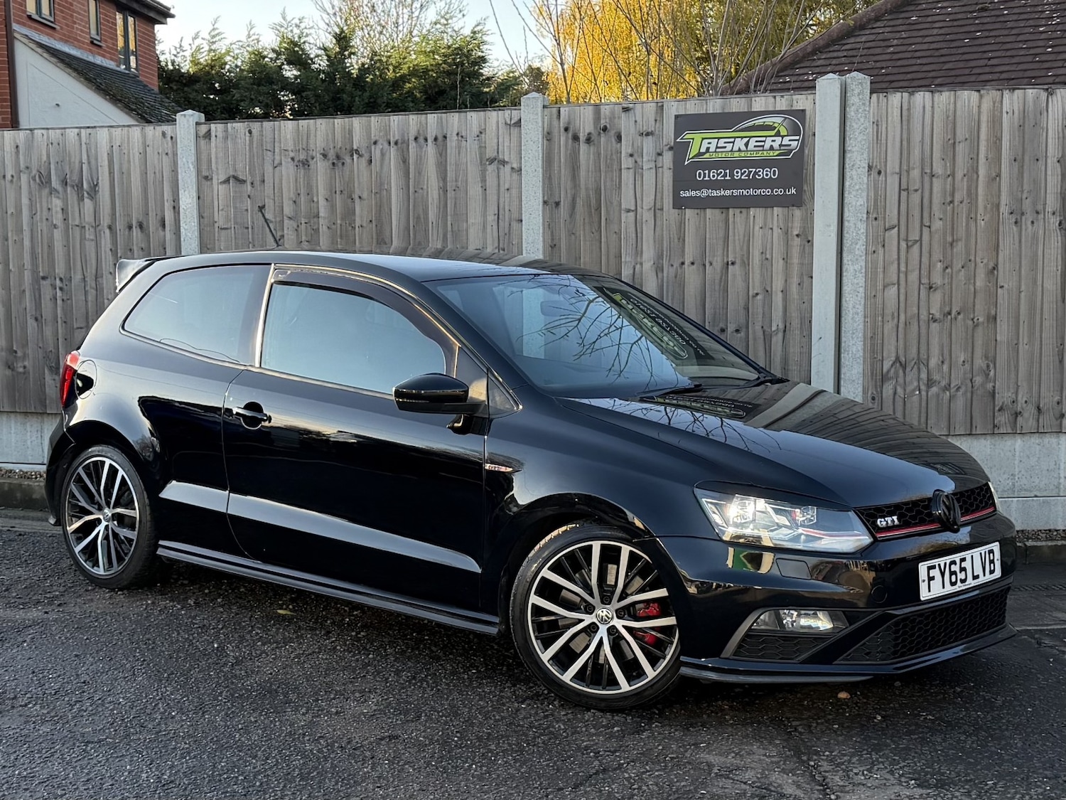 Used Volkswagen Polo 2015 for sale - 76799147: Photo 1
