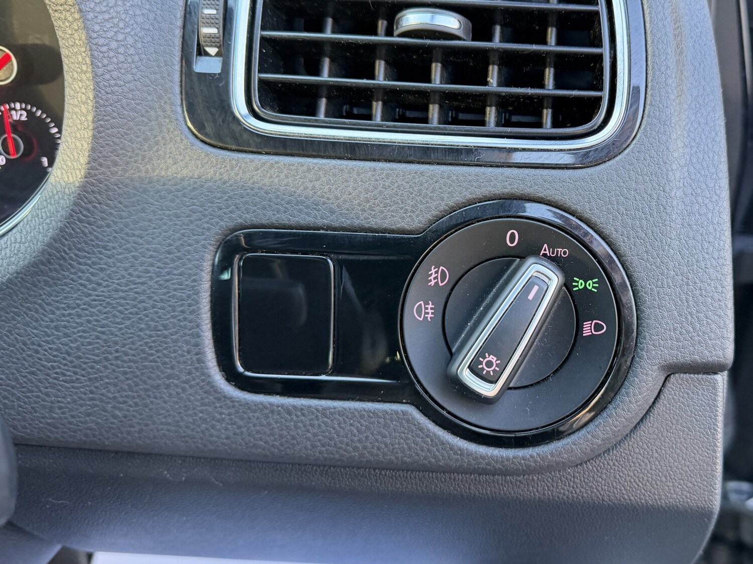 Used Volkswagen Polo 2015 for sale - 76799147: Photo 26