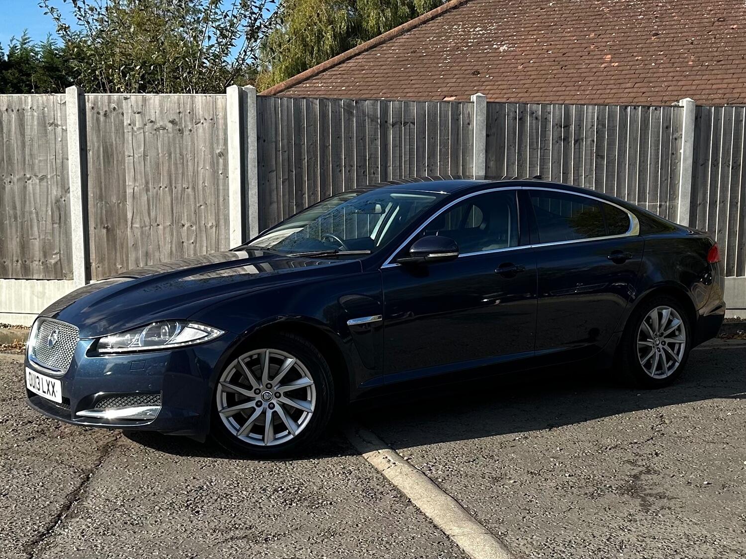 Used Jaguar XF 2013 for sale - 76397081: Photo 3