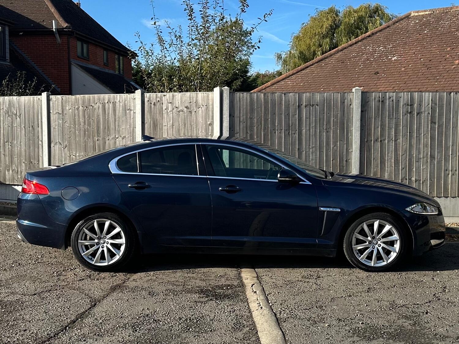 Used Jaguar XF 2013 for sale - 76397081: Photo 8
