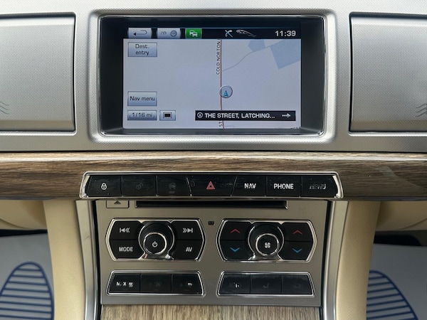 Used Jaguar XF 2013 for sale - 75731281: Photo 21