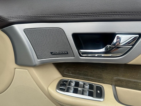 Used Jaguar XF 2013 for sale - 75731281: Photo 30