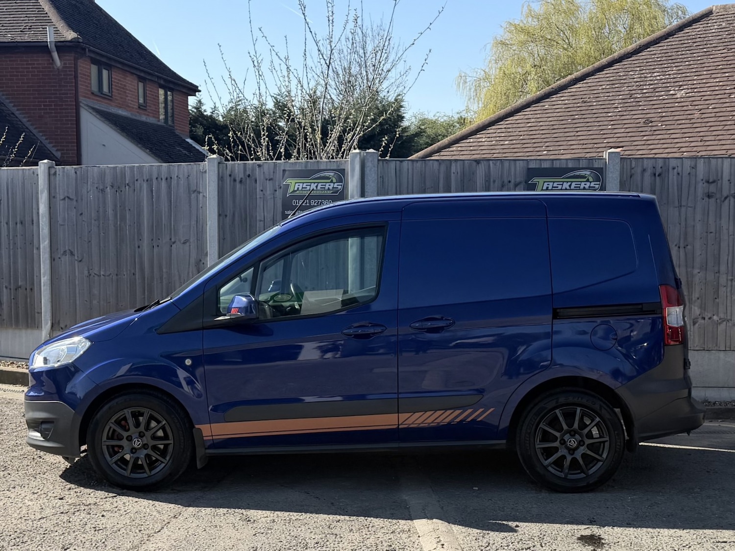 Used Ford Transit Courier 2018 for sale - 77945778: Photo 4