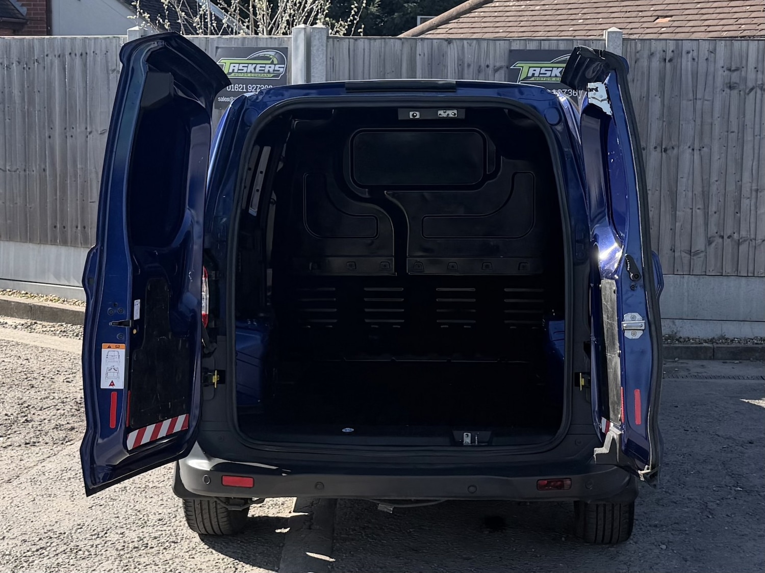 Used Ford Transit Courier 2018 for sale - 77945778: Photo 7