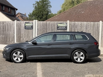 Used Volkswagen Passat 2020 for sale - 79240224: Photo