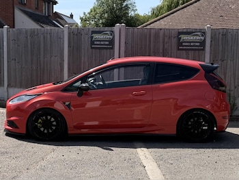Used Ford Fiesta 2015 for sale - 79098412: Photo