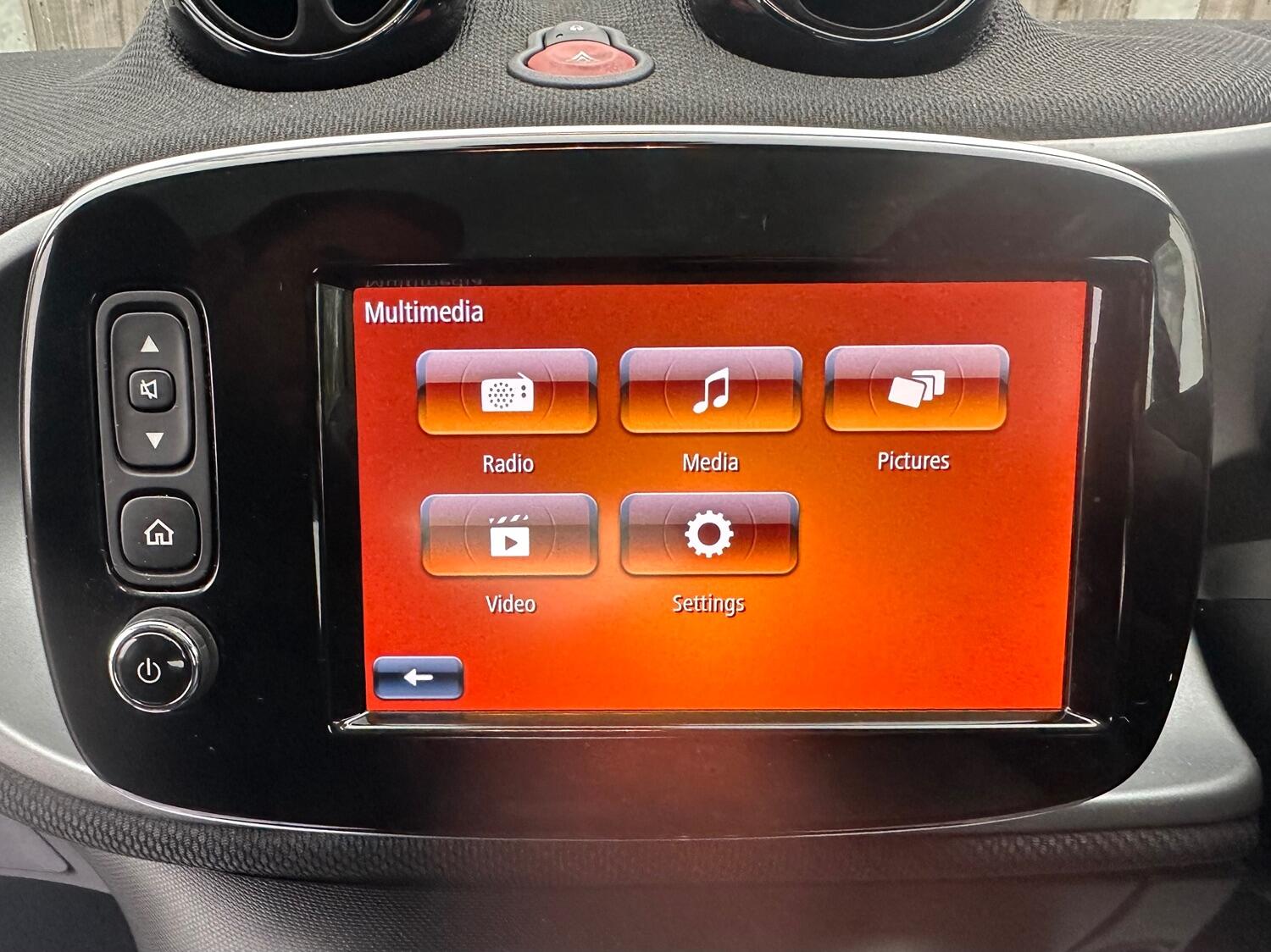 Used smart fortwo 2018 for sale - 76591452: Photo 19