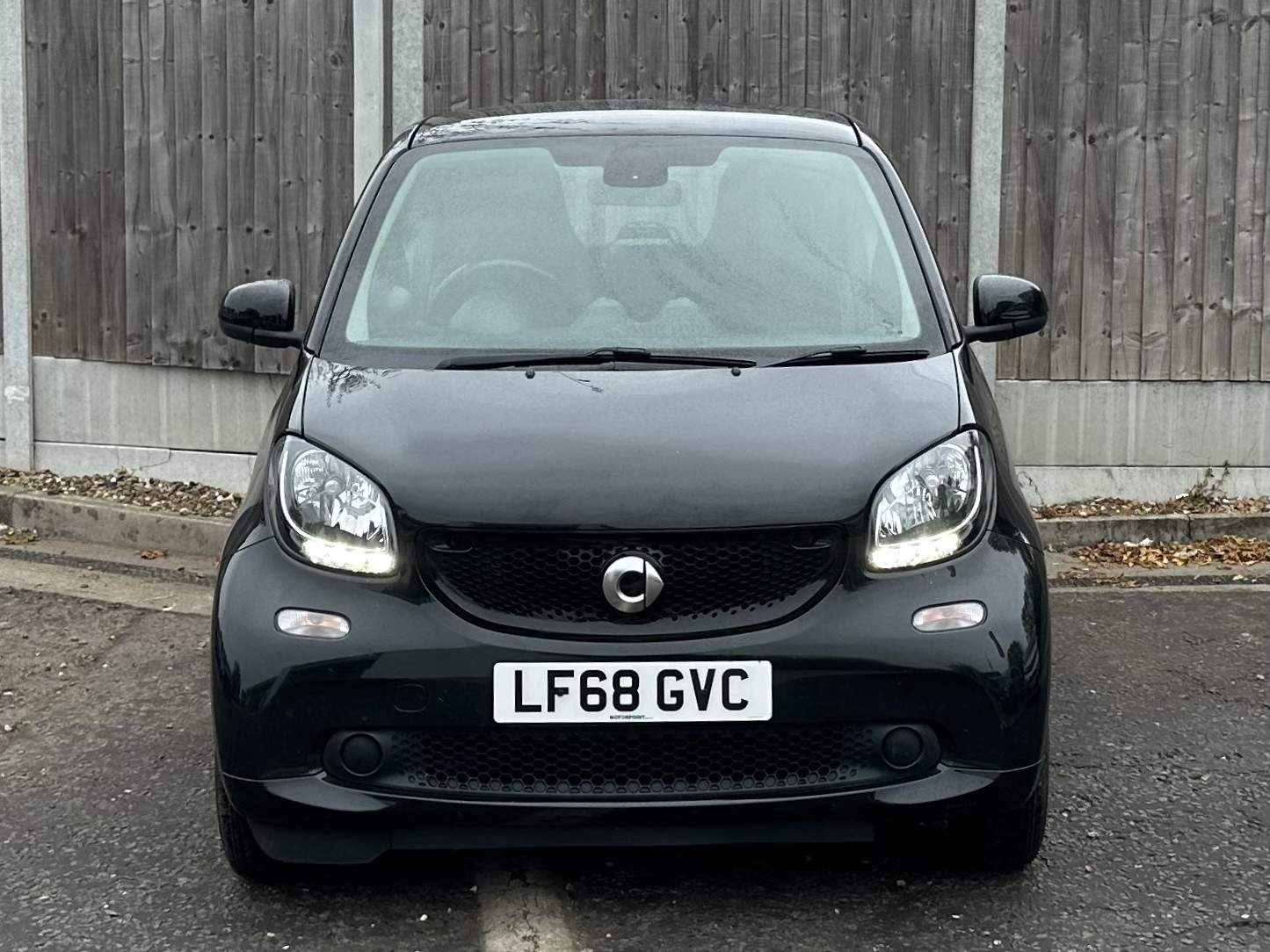 Used smart fortwo 2018 for sale - 76591452: Photo 2