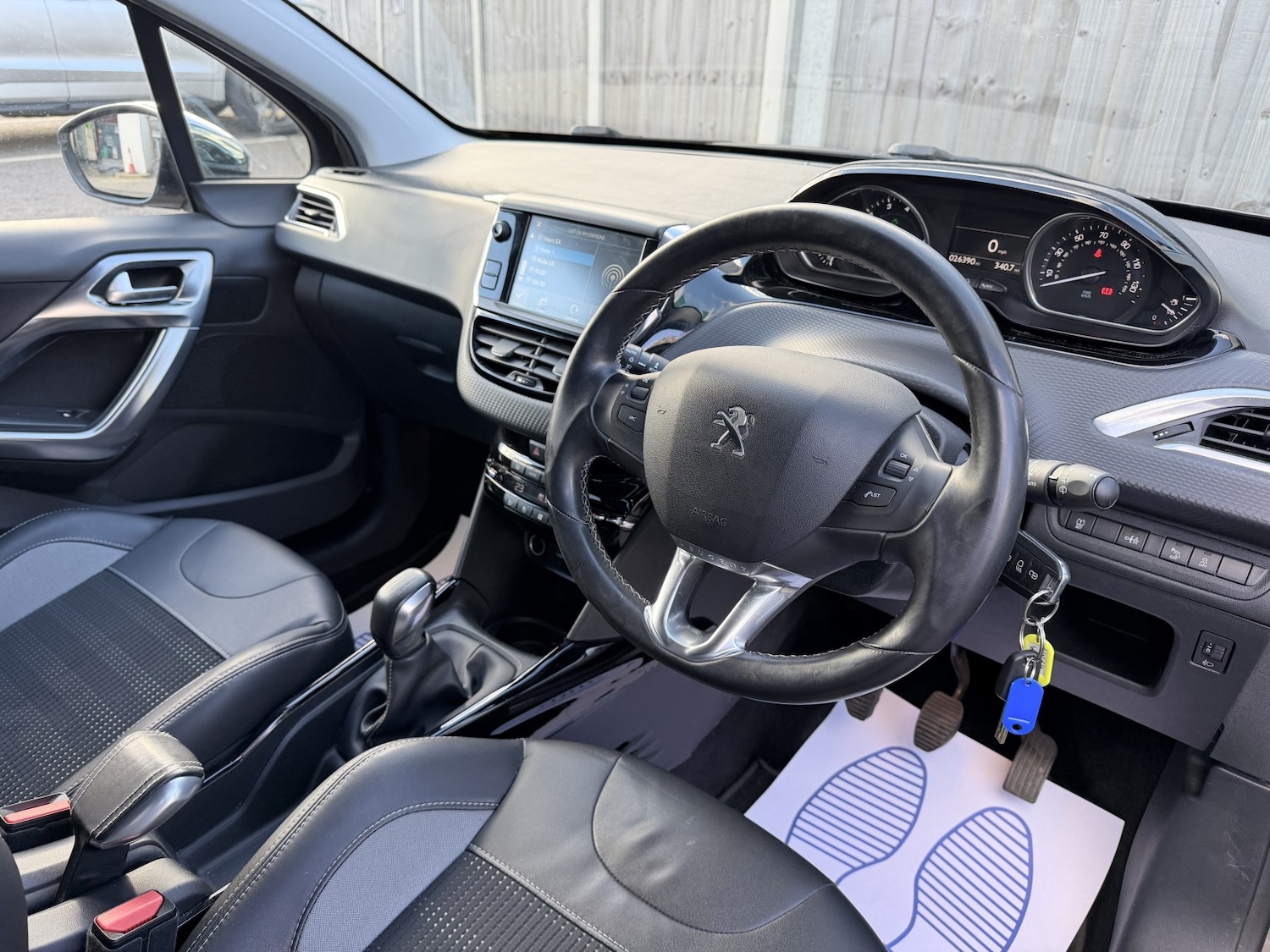 Used Peugeot 2008 2015 for sale - 77558557: Photo 11