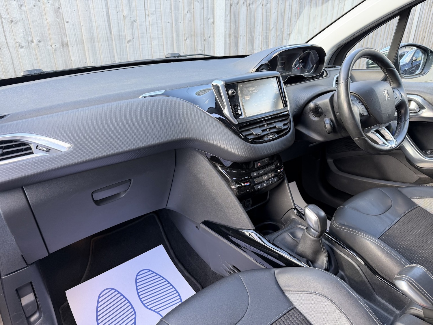 Used Peugeot 2008 2015 for sale - 77558557: Photo 17