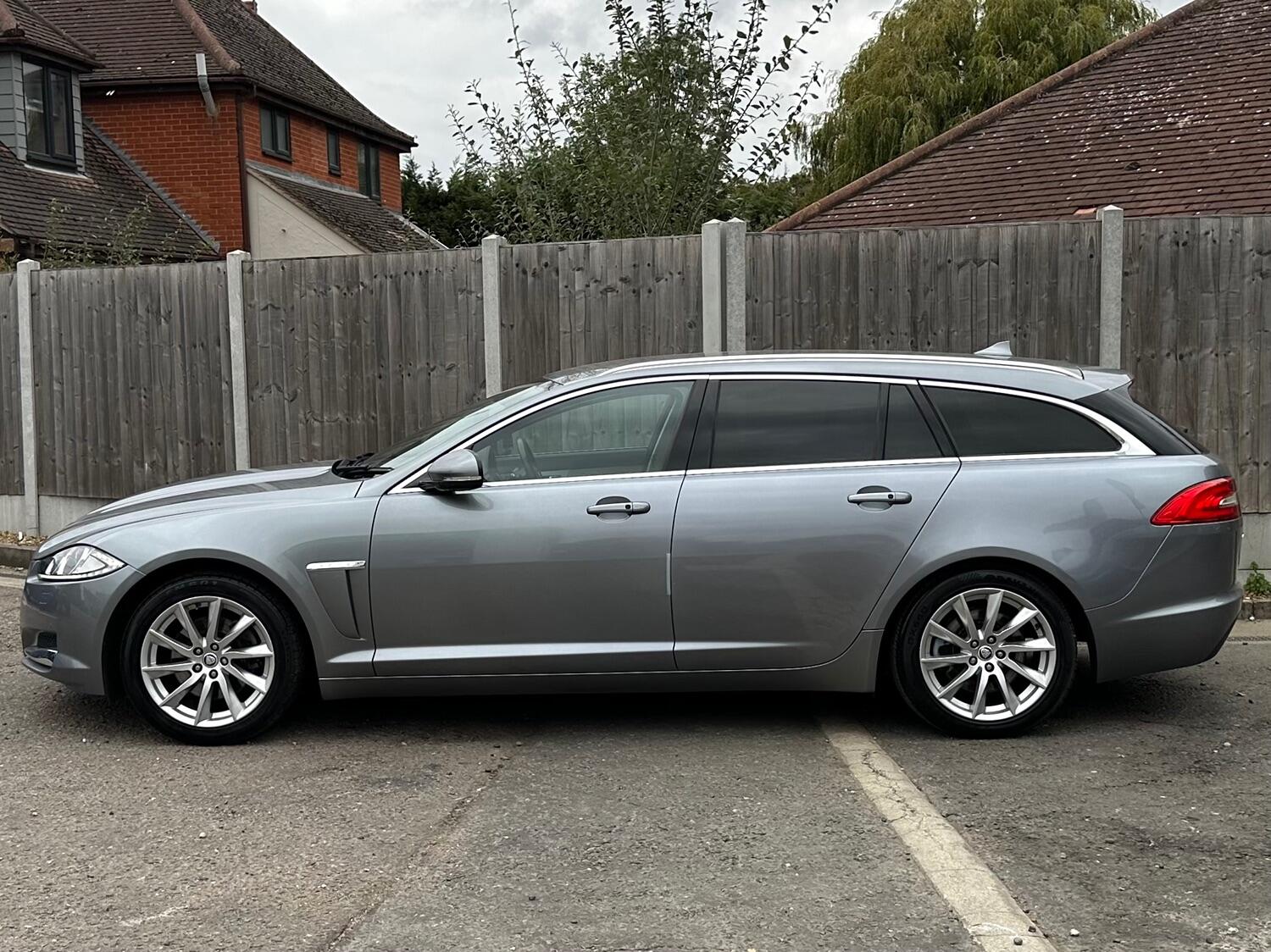 Used Jaguar XF 2013 for sale - 76793711: Photo 4