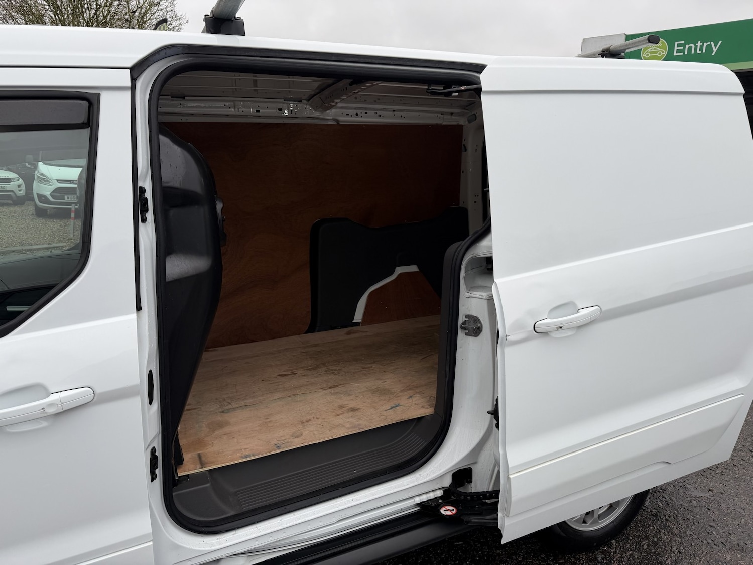 Used Ford Transit Connect 2020 for sale - 77609981: Photo 14