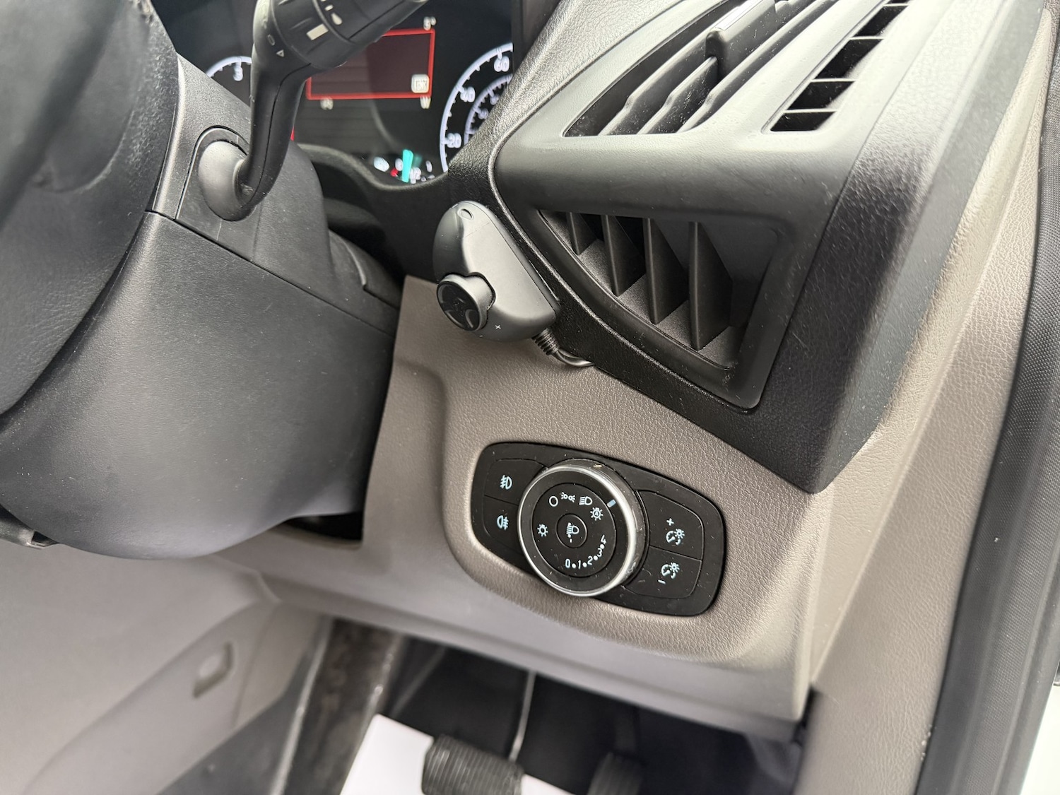 Used Ford Transit Connect 2020 for sale - 77609981: Photo 29