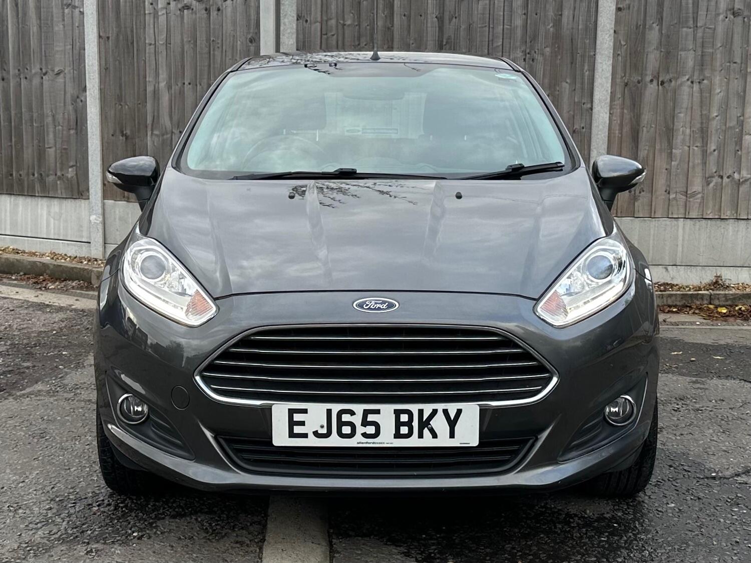 Used Ford Fiesta 2015 for sale - 76211947: Photo 2